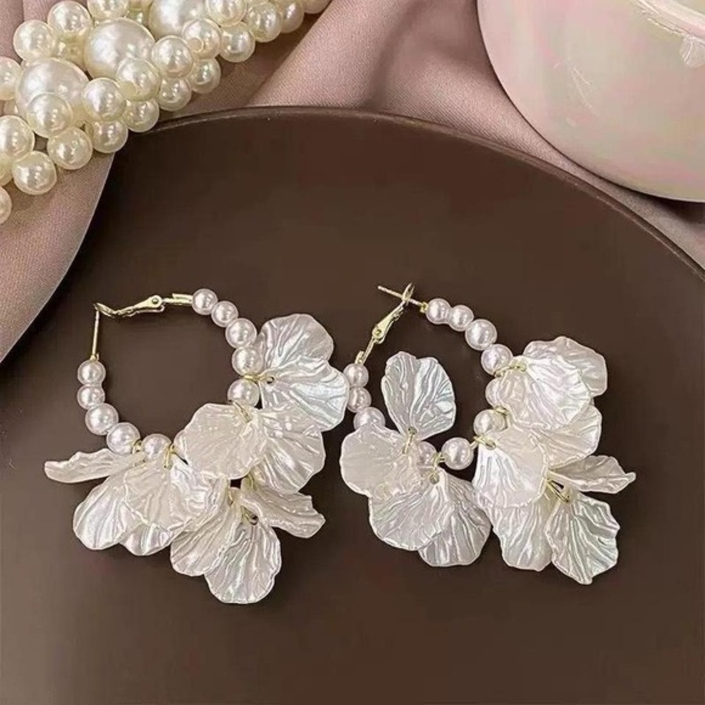 Nature Inspired Pearl Flower‎ Hoop Earrings Lightweight Petal Dangle Boho Style
